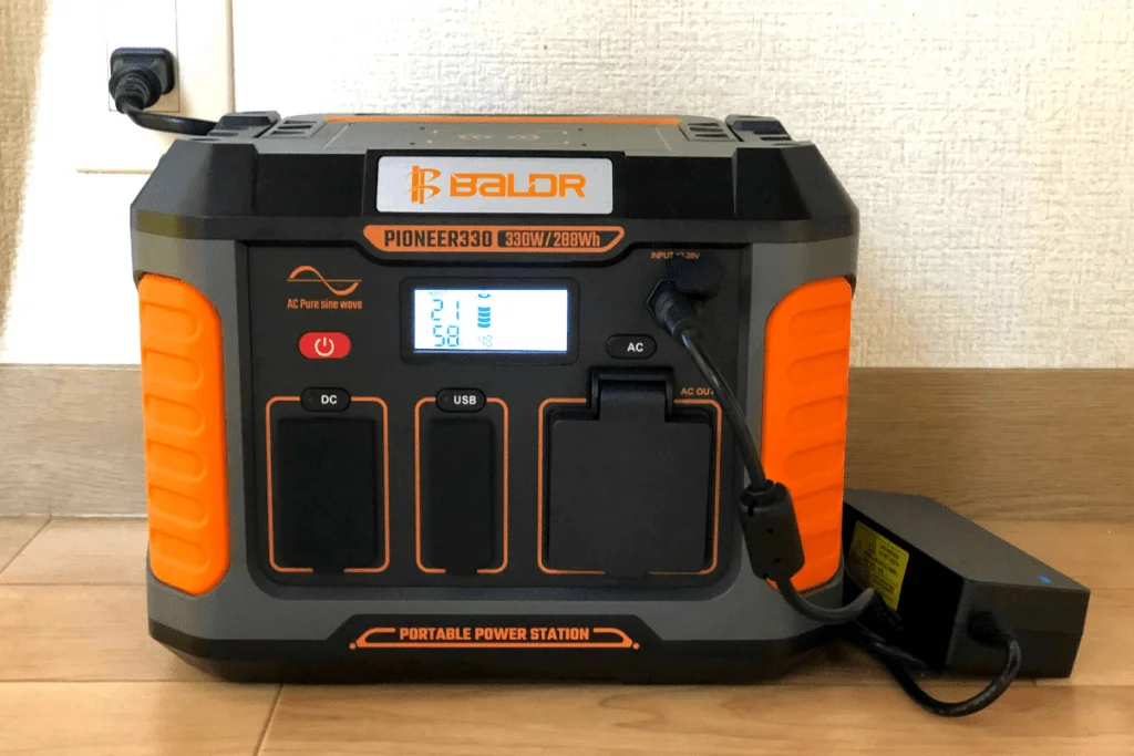 BALDR PIONEER330を充電中の様子
